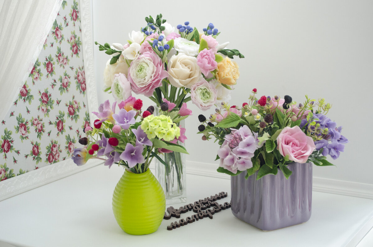 В галерее представлены работы учениц "Мастерской цветочных дел". Преподаватель Мария Варганова. Фото из личного архива.