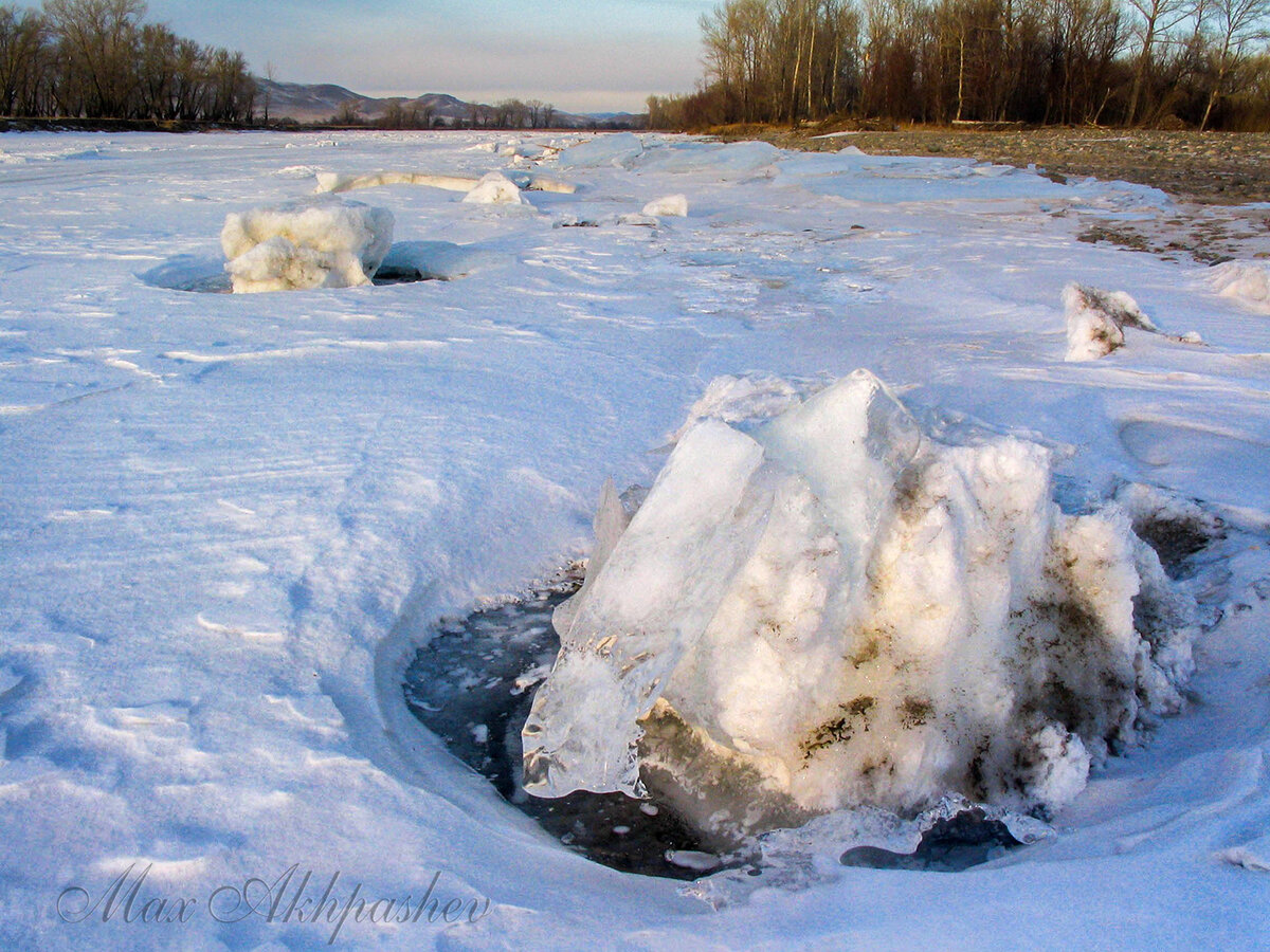 Причудливые глыбы льда. 2008 г.  