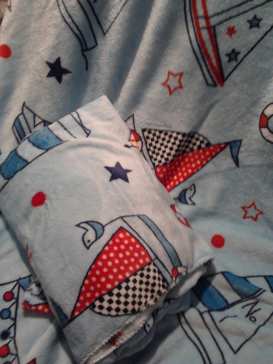 А вот такие пледы ещё ждут своего часа, они размером побольше 150*90