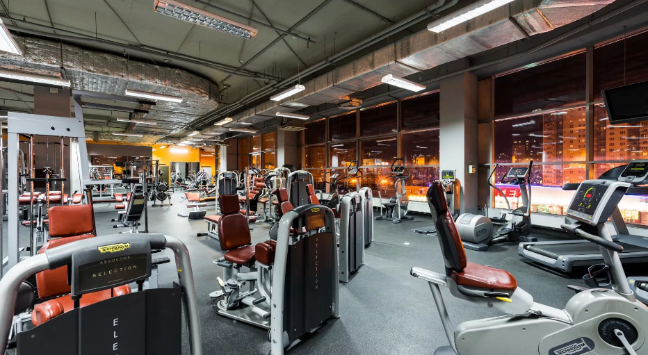 Top gym санкт петербург. Extra Sport СПБ ТК Питер. Экстра спорт Типанова. Экстра спорт СПБ на Типанова. Extrasport родео драйв.