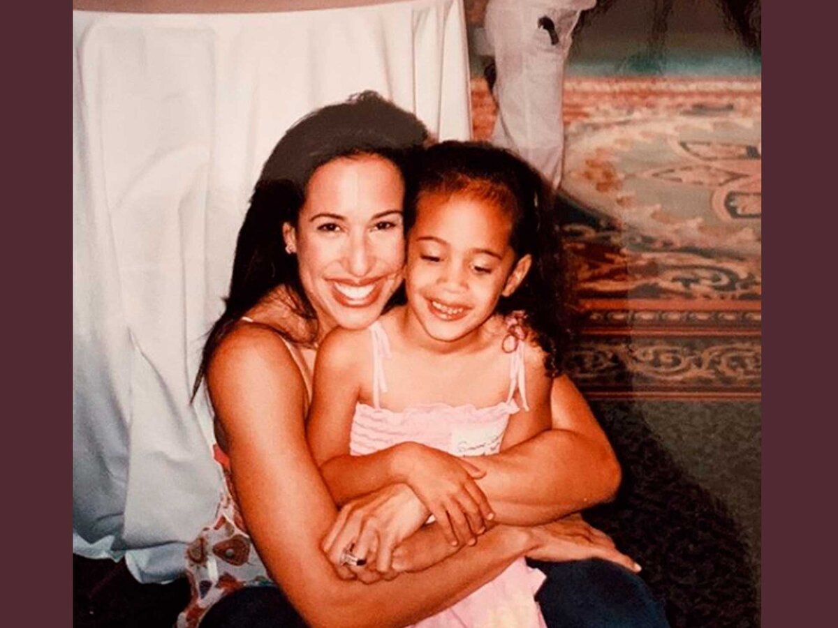 Маленькая Симона с мамой. Источник фото yandex.ru