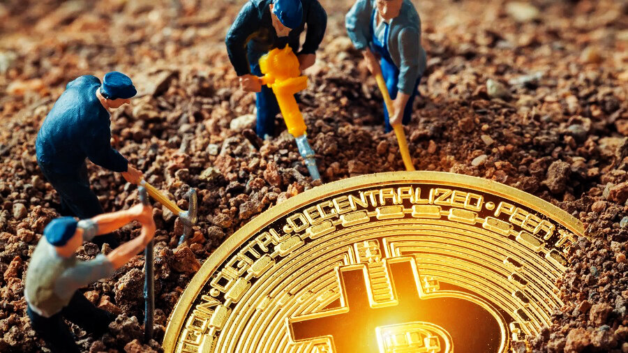 За последние две недели курс рубля по отношению к доллару снизился с 60 до 80 рублей за доллар, однако этот негативный для большинства фактор помог российским майнерам оставаться прибыльными.