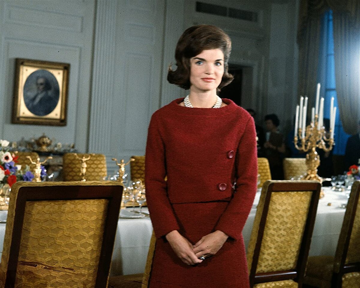 Джеки Кеннеди в фильме "A Tour of the White House", 1962 г.