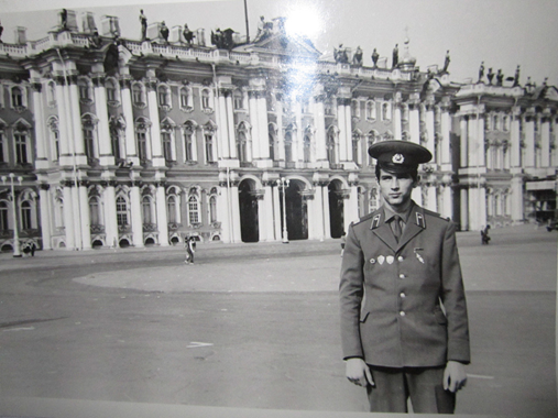 На Дворцовой площади надо быть особо бдительным.