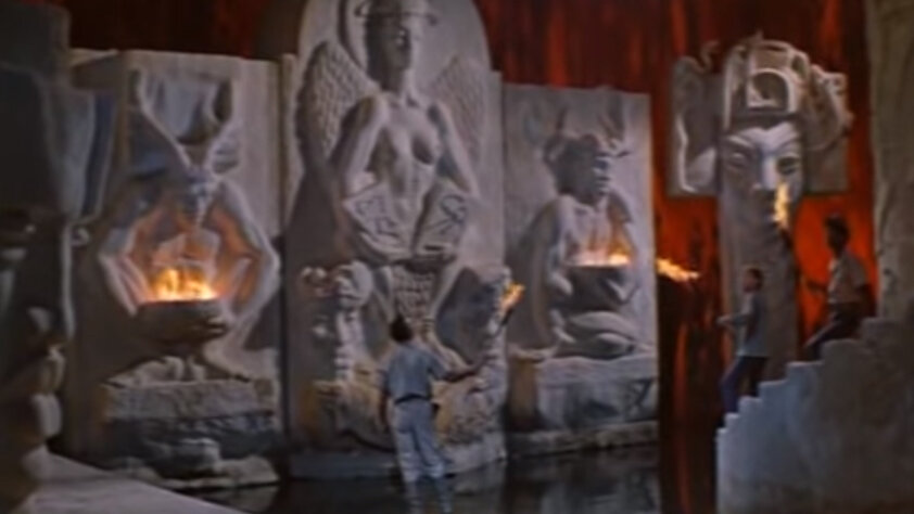 Кадр из фильма (https://www.youtube.com/watch?v=uGekXZJ6QhA)