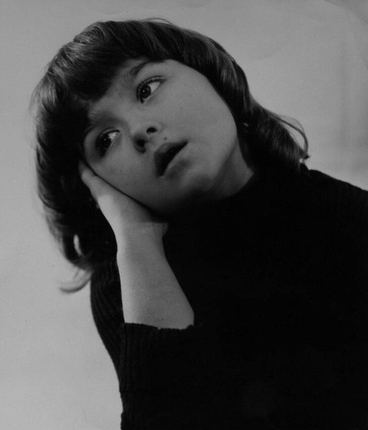 Ника Турбина. Мать и бабушка старательно лепили из девочки "Цветаеву" - женщину со страшной судьбой и страшными поступками. 