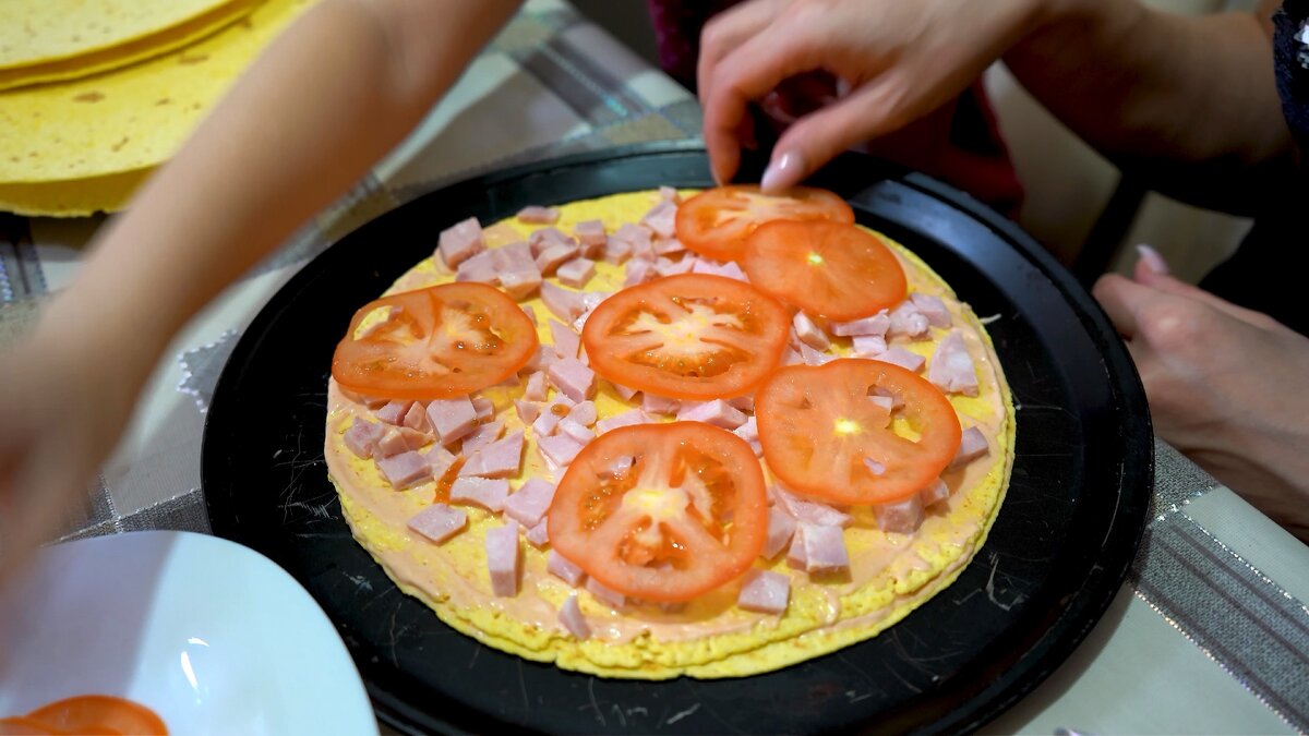 Пицца на мексиканской лепешке Тортилья (Tortillas) | Ленивая пицца |  Кулинарная семья | Дзен