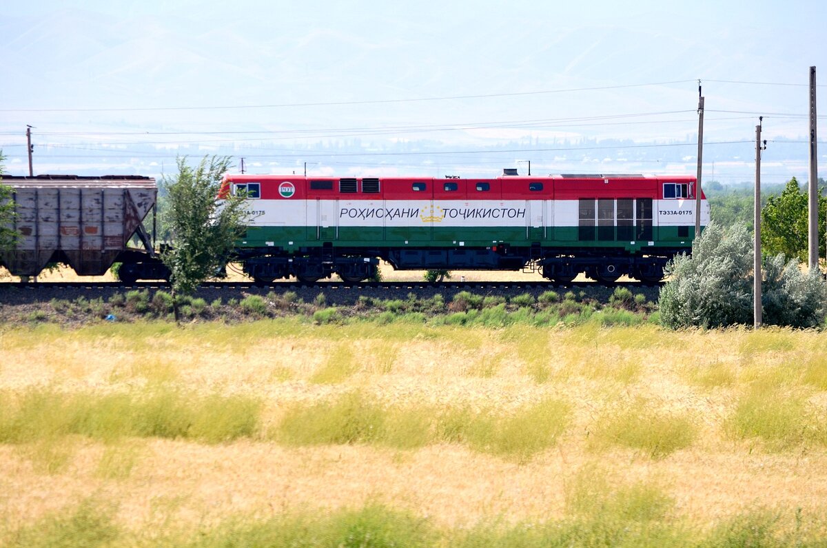 Тепловоз ТЭ33А-0175, фото Ibrahim Rustamov