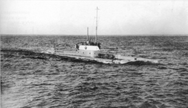 1915, 11 (24) октября - Подводная лодка Балтийского флота «Аллигатор» пленила германский пароход «Герда Бихт» (1800 т) и привела его в базу.