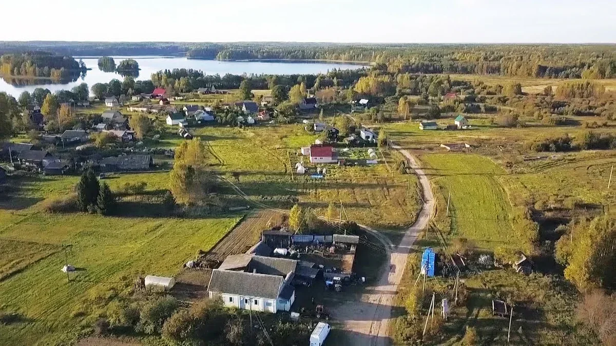 Покажи видео село. Кино деревня Псковская. Псков деревня Родина. Псковская область деревня выбор. Села Псковской области.