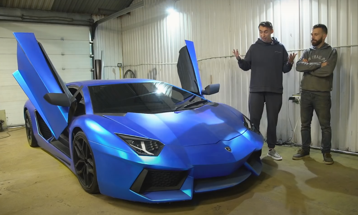 Паперкрафт ламборгини авентадор. Ламборгини сиан из картона. Lamborghini aventador из пенопласта. Ламборджини авентадор из картона. Картонная ламборгини хуракан.