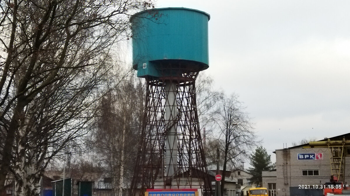 Такие достопримечательности, думаю, есть в каждом городе. Люди часто бывают просто нелюбопытными в плане исторической информации.