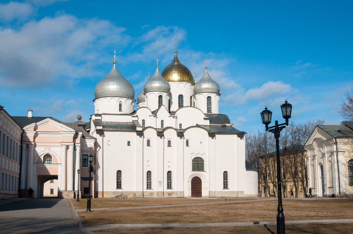 Одна из самых важных достопримечательностей Новгорода - Софийский Собор. Фото с сайта Pixabay.com