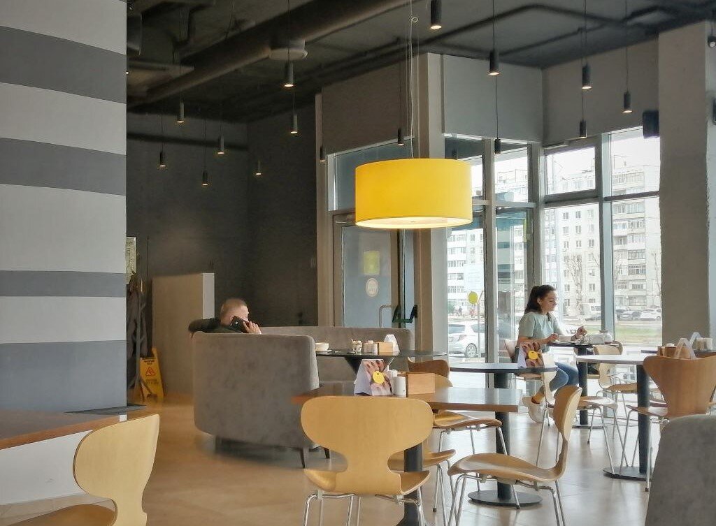 Интерьер очень светлый, воздушный