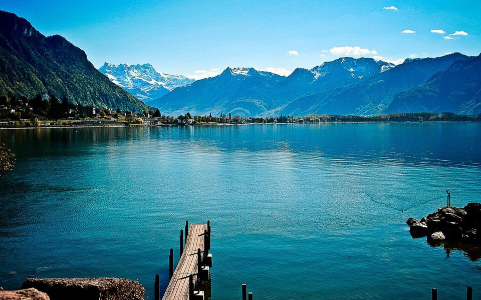 Источник: https://traveltimes.ru/ Вид на Женевское озеро