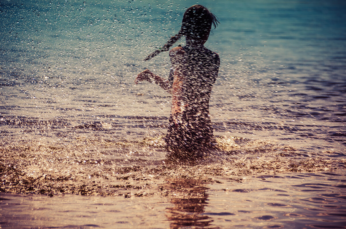 Девочка на озере