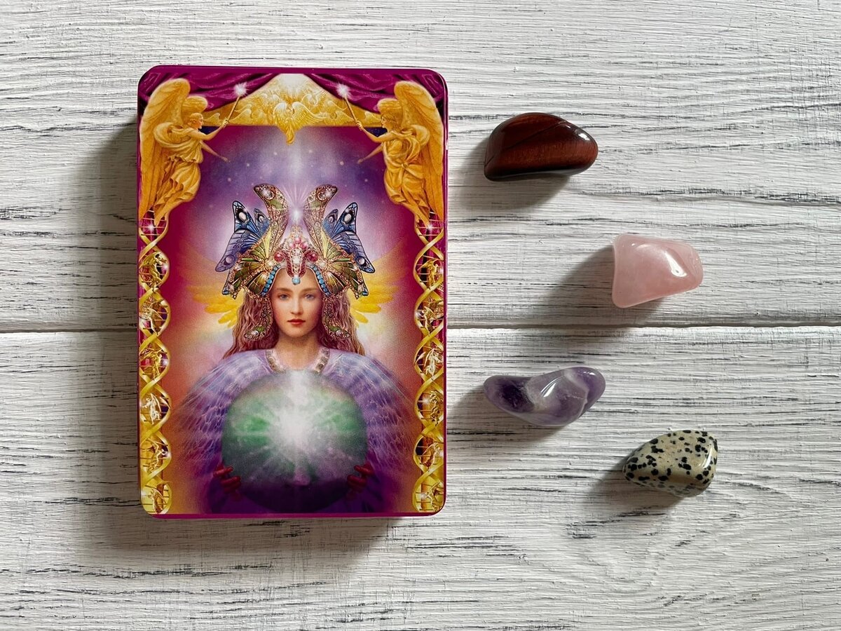 Secrets of the mystic grove lynch a. Таро дикого леса. Ленорман тайна старого замка галерея. Таро дикого леса галерея. Оракул тайный сад.