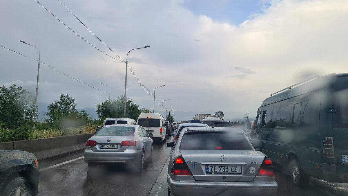 Пробки бывают на только в Москве 
