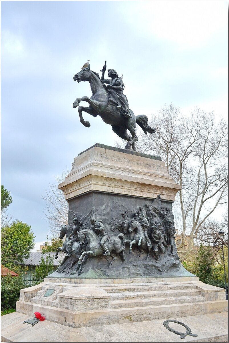 Памятник Аните Гарибальди в Риме. Скульптор Mario Rutelli