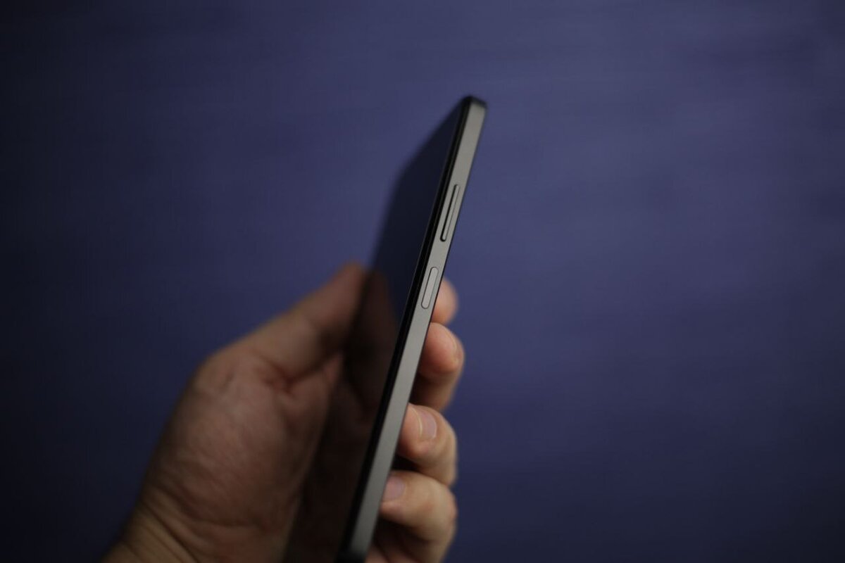    Первые фотографии и характеристики смартфона на российской ОС Rosa Mobile [ФОТО]