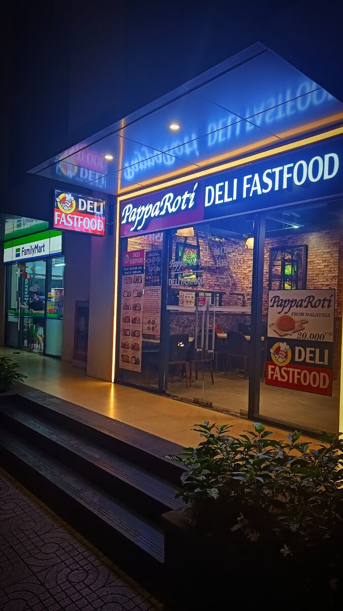 Кафе с итальянской кухней у нас в жилом комплексе. 