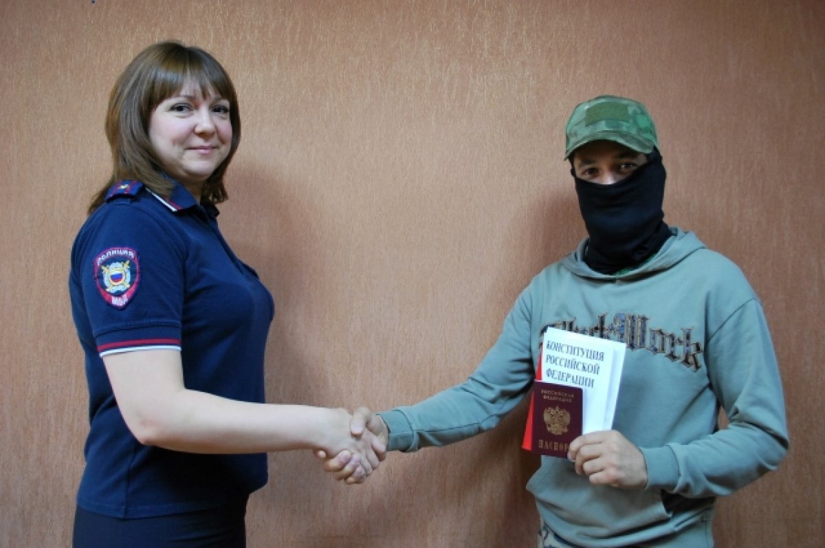    Боец не хотел покидать зону СВО и поэтому откладывал получение гражданства.