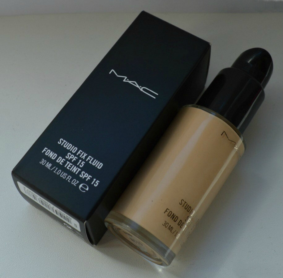 MAC Studio Fix Fluid в оттенке NC 15