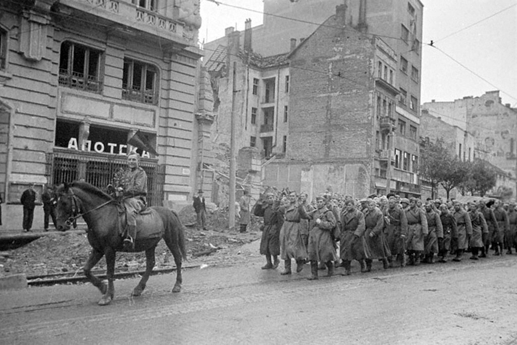 Столицы освобожденные красной армией. Освобождение Югославии 1944. Белградская операция 1944. Освобождение Белграда 20 октября 1944. 20 Октября – освобождение столицы Югославии Белграда..