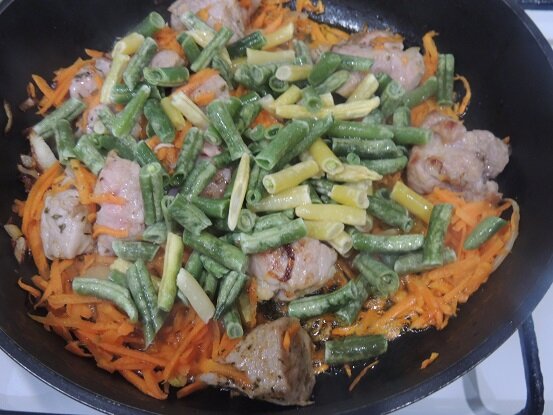 Как приготовить фасоль с мясом по-корейски в домашних условиях, пошагово?