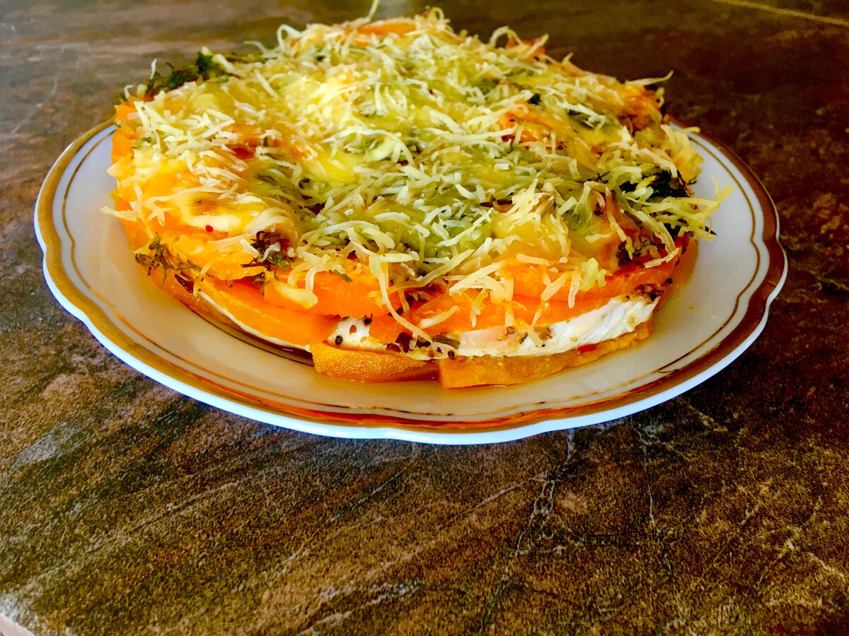 На 100 грамм - 66,14 ккал; БЖУ: 8,92/1,53/4,89