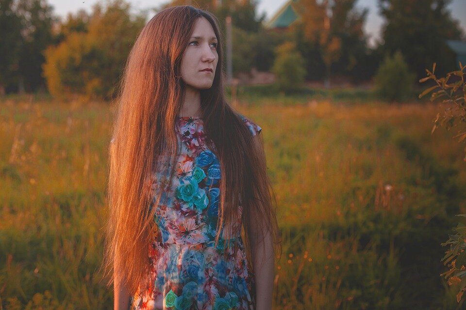 Современная российская девушка.