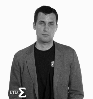 — Да, конечно, мы принимаем решения по большинству, но мнение меньшинства тоже должно быть учтено, к нему тоже нужно отнестись с уважением. А вся пропаганда,которая велась, изначала была заточена на нагнетание конфронтации. Здесь прекрасно поработали люди с одной и с другой стороны баррикад. Они органично дополняли друг друга в этом танце.
