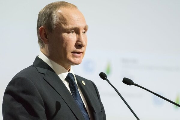 Путин предложил вернуть распределение врачей