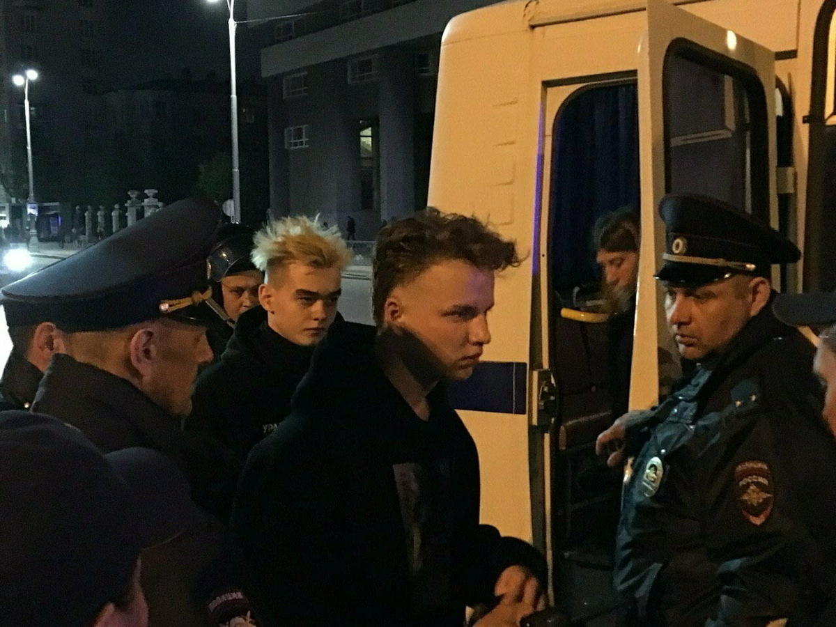 (Источник: https://leonardo.osnova.io/1389bf6d-88ab-0bec-c395-52d89b7f0dc3/).