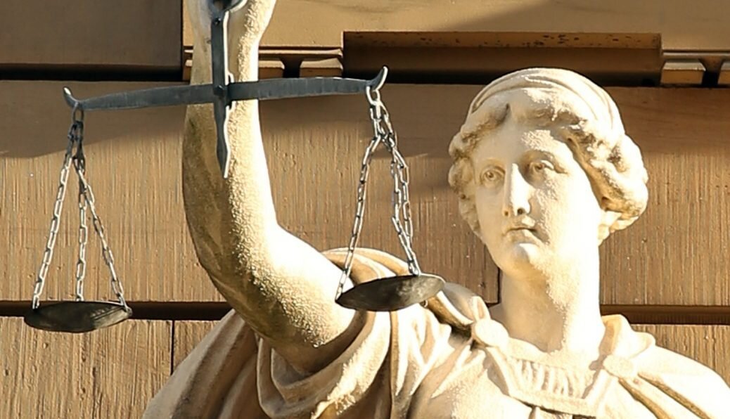 Фемида. Картинку нашла здесь: https://geoastrology.ru/zakaz/astroportret