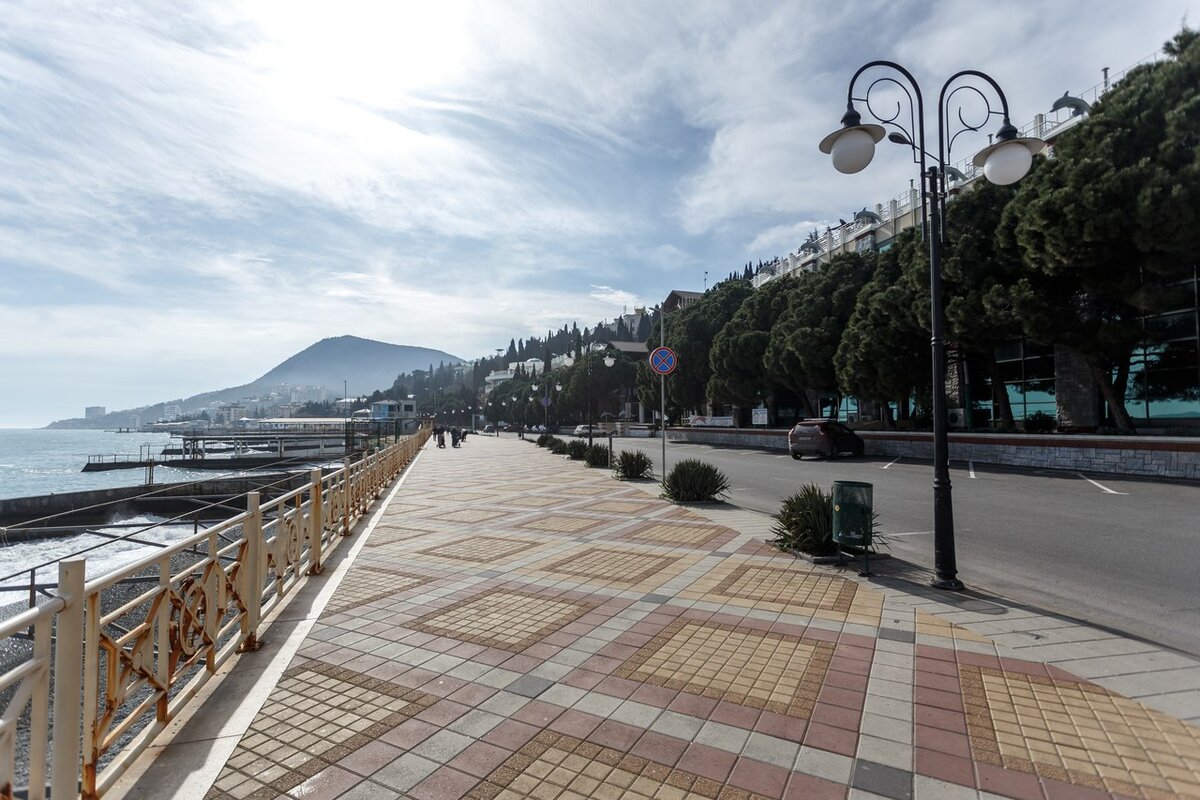 Алушта крым набережная фото Самое счастливое место в Крыму-Профессорский уголок в Алуште Направление-к морю!