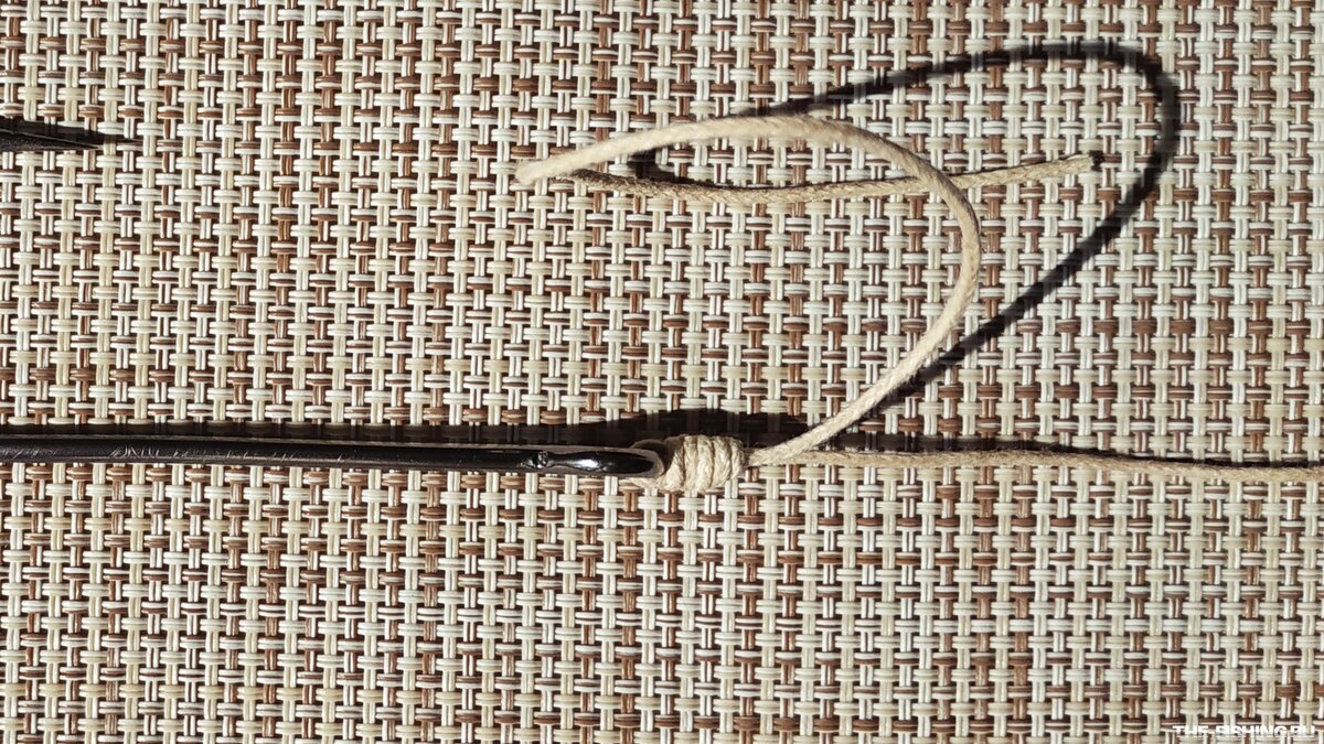 На колечке крючка