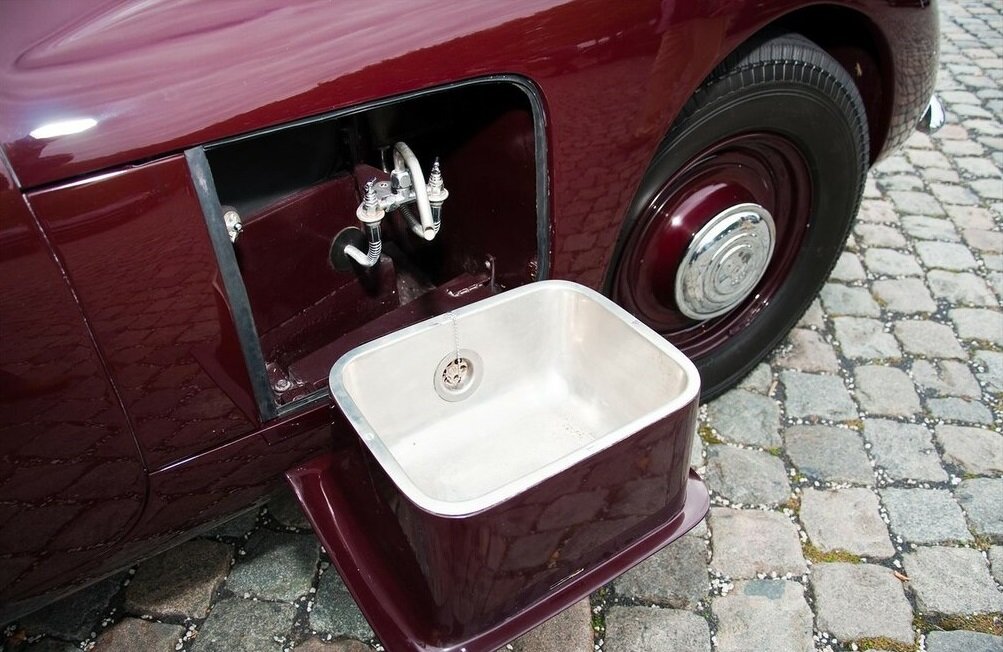 Умывальник на Horch 930S 