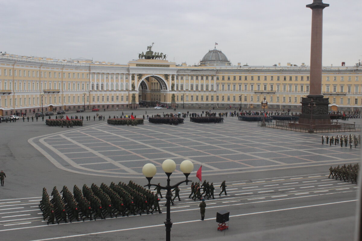 На фото: Где-то здесь гвардейская линейная пехота.