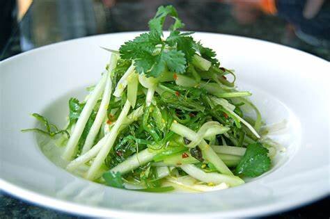 вариант оформления салата Дальневосточный