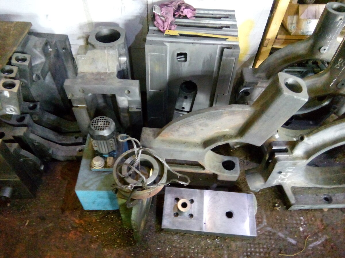 Запасные части для станков 1М63, 1М63Н, 163, ДИП300, 1М63БФ101, 16К40 1Н65, 165,1М65 16Р25П 16К20 1К62 16М30Ф3,16К30Ф3,1П756ДФ3, РТ755Ф3,РТ818Ф4, 1Н65Ф4, РТ700, РТ950, РТ117, РТ817 , РТ905, UBB112, UBB112F3, РТ301,РТ30101, 1Н983, 1А983, 1М983, РТ983, СА983.  Запасные части , оснастка и комплектующие изделия для токарно-винторезных станков мод. 1М63, 1М63Н, 163, ДИП300, 1М63БФ101, 16К40 1Н65, 165,1М65 16Р25П 16К20 1К62 16М30Ф3,16К30Ф3,1П756ДФ3, РТ755Ф3,РТ818Ф4, 1Н65Ф4, РТ700, РТ950, РТ117, РТ817 , РТ905, UBB112, UBB112F3, РТ301,РТ30101,  и т.д.
ВАЛЫ , ВАЛ - РЕЙКИ , ВАЛ - ШЕСТЕРНИ, ВИНТЫ ХОДОВЫЕ И ПОПЕРЕЧНЫХ ПОДАЧ, ГАЙКИ МАТОЧНЫЕ, ДИСКИ ФРИКЦИОННЫЕ, КОЛЁСА ЗУБЧАТЫЕ , КОНИЧЕСКИЕ , ЧЕРВЯЧНЫЕ ПАРЫ, ОБГОННЫЕ МУФТЫ, РЕЗЦЕДЕРЖАТЕЛИ, ФРИЦИОННЫЕ МУФТЫ, ШКИВЫ ГЛАВНОГО ПРИВОДА, ЭЛЕКТРОМУФТЫ Револьверные головки, ШВП (Шарико-винтовые пары, передачи) комплектующие и оснастка для токарных патронов, конусные линейки (кулачки, винты, шестерни, венцы, ползушки, сухари)  и т.д. 


