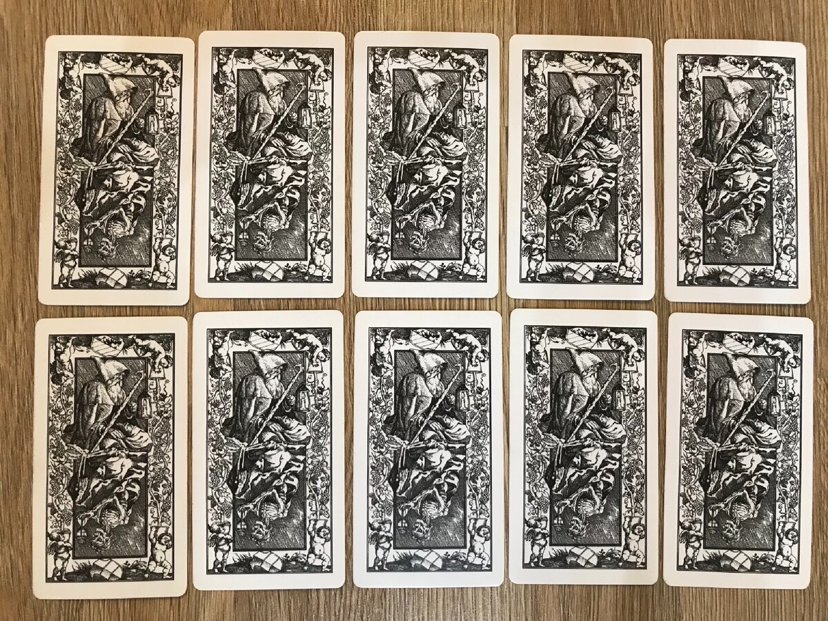 Первый ряд:1-2-3-4-5 второй ряд 6-7-8-9-10. Выбери одну. 