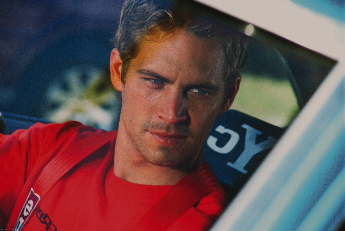 Paul Walker в машине