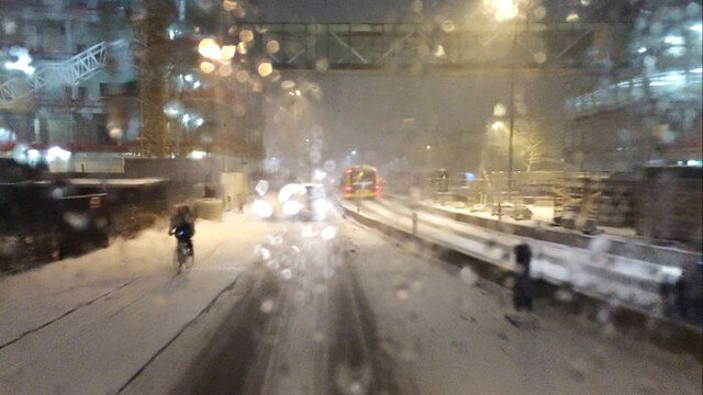 Плохие погодные условия на перроне.