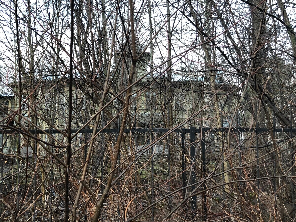 Дачный дом XIX века в Ораниенбауме. Фото жителей КП "Малиновые вечера"