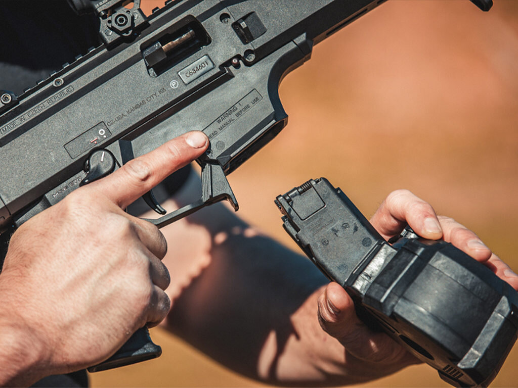 Присоединение D-50 EV9 к пистолету-карабину CZ Scorpion EVO 