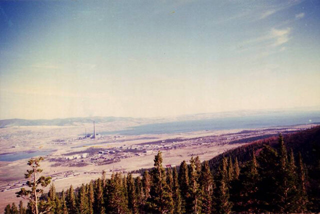 Вид с сопки на гранизон, на обратном склоне которой был лагерь ракетного дивизиона