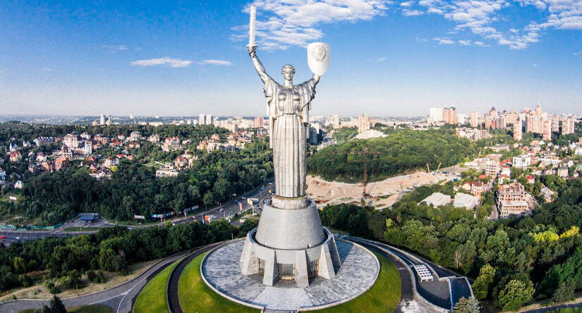 Монумент «Родина-мать» в Киеве