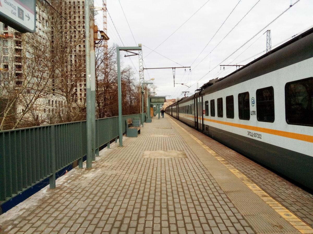 На МЦД людей мало.