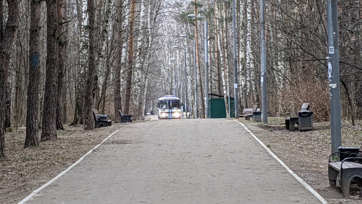 Размыто, приблизил как мог, снимал издалека